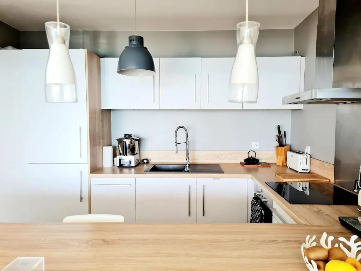아파트 Splendide Appartement Face A La Mer, Parking, Wifi 콩카르노